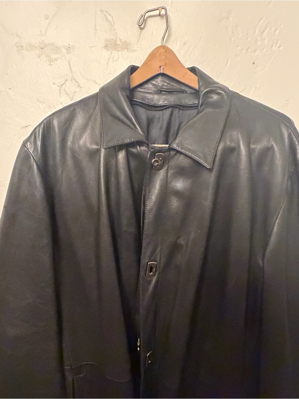 Salvatore Ferragamo Men's Black Leather Trench Coat - Picture 2 of 3